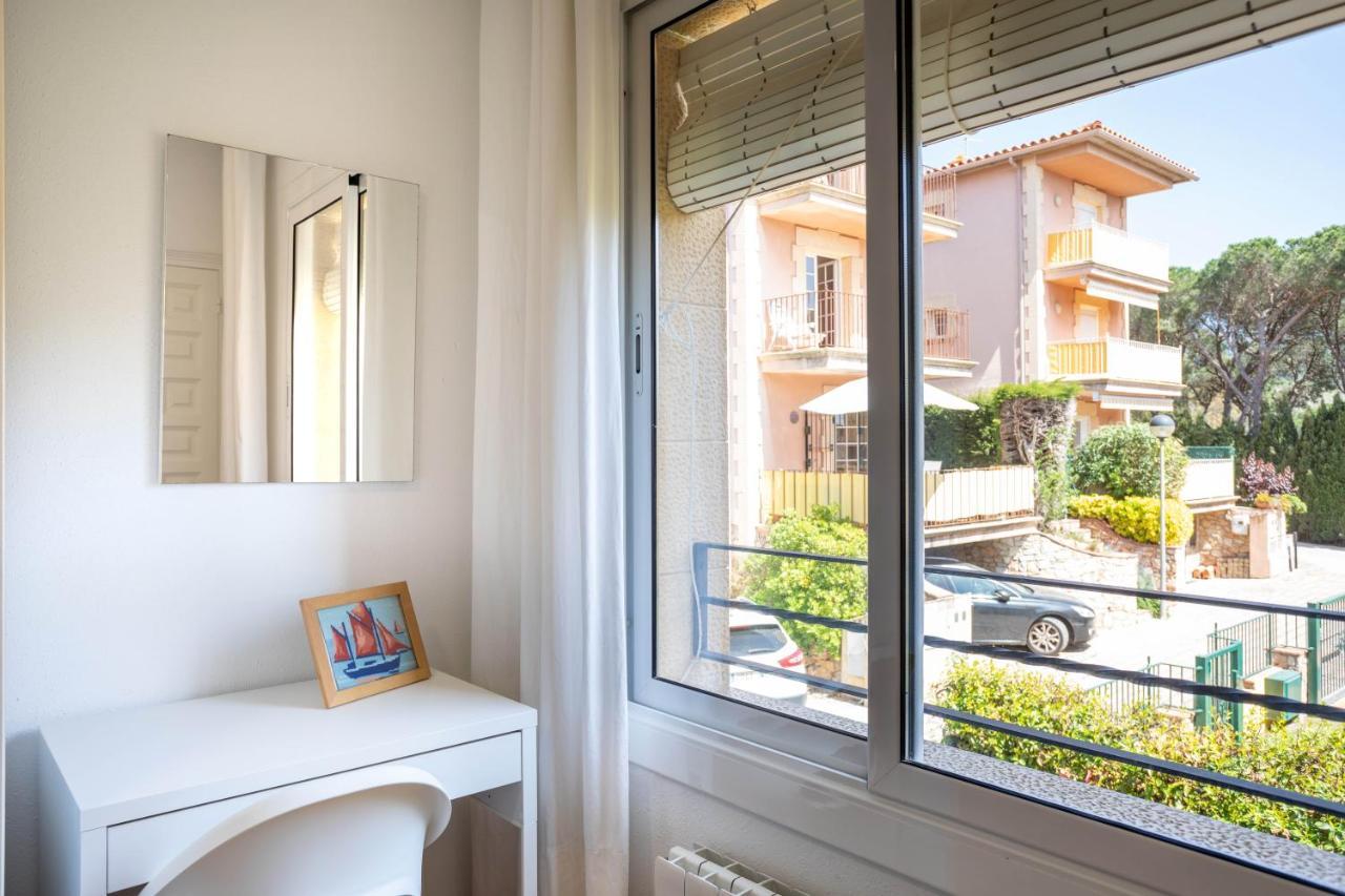 Bonita casa adosada con jardín privado y piscina comunitaria Calella De Palafrugell Exterior foto
