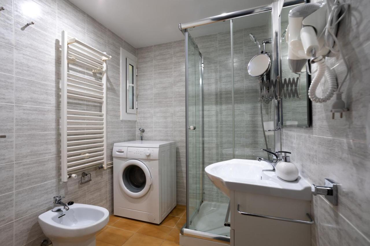 Bonita casa adosada con jardín privado y piscina comunitaria Calella De Palafrugell Exterior foto